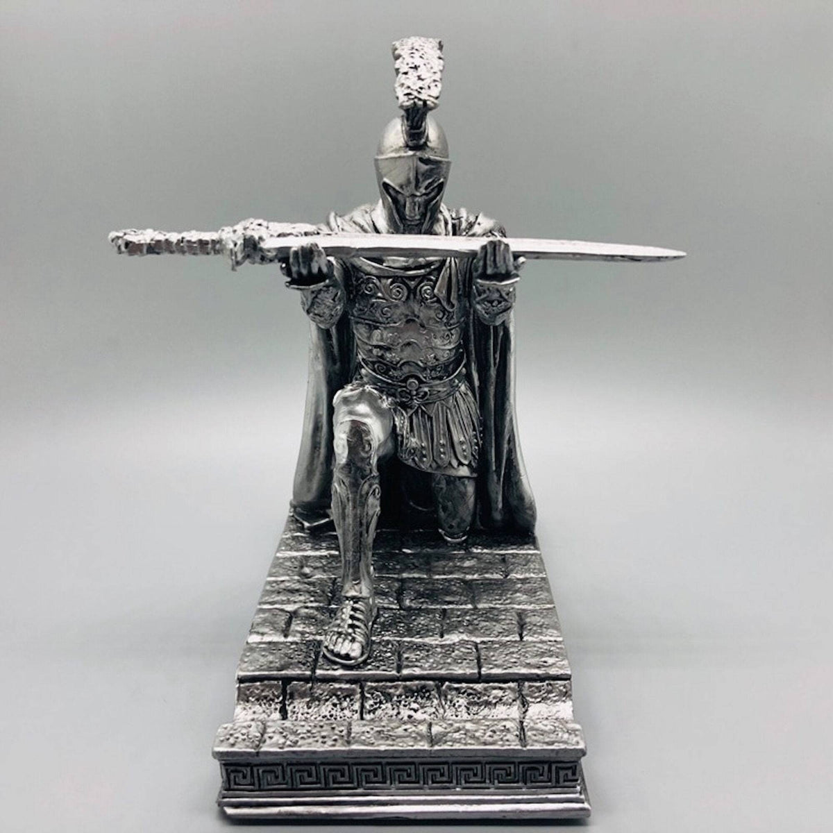 💯 🔥Greece commander statue desk decoration pen holder(15*10*6CM)