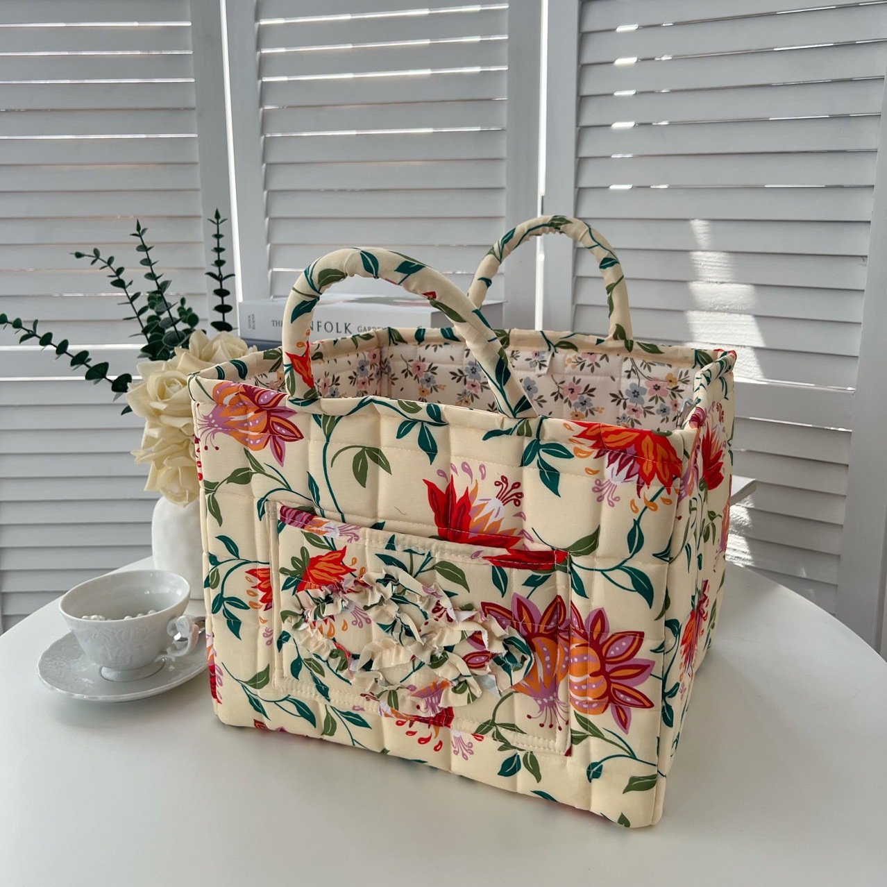 Cestas de almacenamiento, cestas y organizadores de almacenamiento con estampado floral, disponibles en una variedad de estilos, son un regalo perfecto para sus seres queridos.