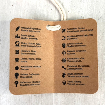 🔮🎲 Juego de dados de adivinación arcana – Caja de madera grabada, dados oraculares para rituales de tarot, amplificador de intuición artesanal