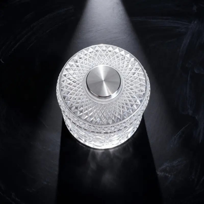 Luxury 360° Spinning Crystal Glass, elegant European-style bar supplies and gifts.