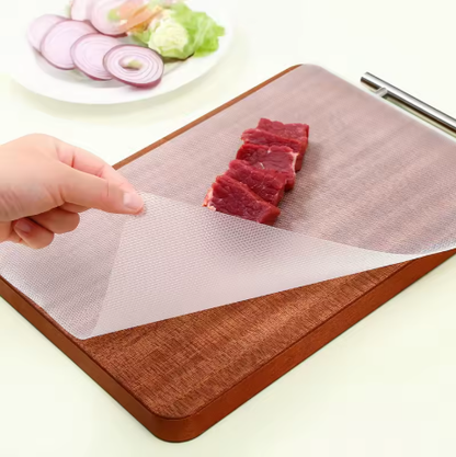 Disposable food-grade PE cutting board, anti-mold, antibacterial, suitable for cutting vegetables and fruits, for outdoor use, sterile board.
