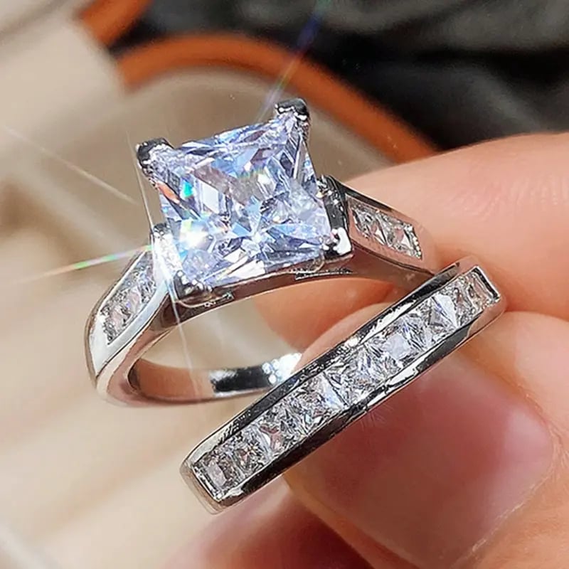 💍 Two-Piece Cubic Zirconia Sparkling Ring Set for Women - Valentine's Day, Anniversary, and Party Jewelry