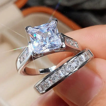 💍 Two-Piece Cubic Zirconia Sparkling Ring Set for Women - Valentine's Day, Anniversary, and Party Jewelry