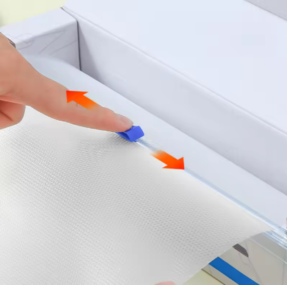 Disposable food-grade PE cutting board, anti-mold, antibacterial, suitable for cutting vegetables and fruits, for outdoor use, sterile board.