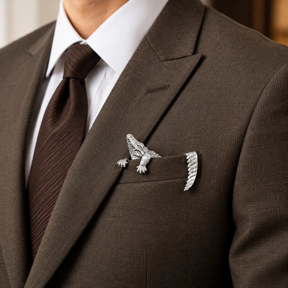 Luxury Sculpted Animal Brooch – Premium Statement Piece for Suits & Blazers