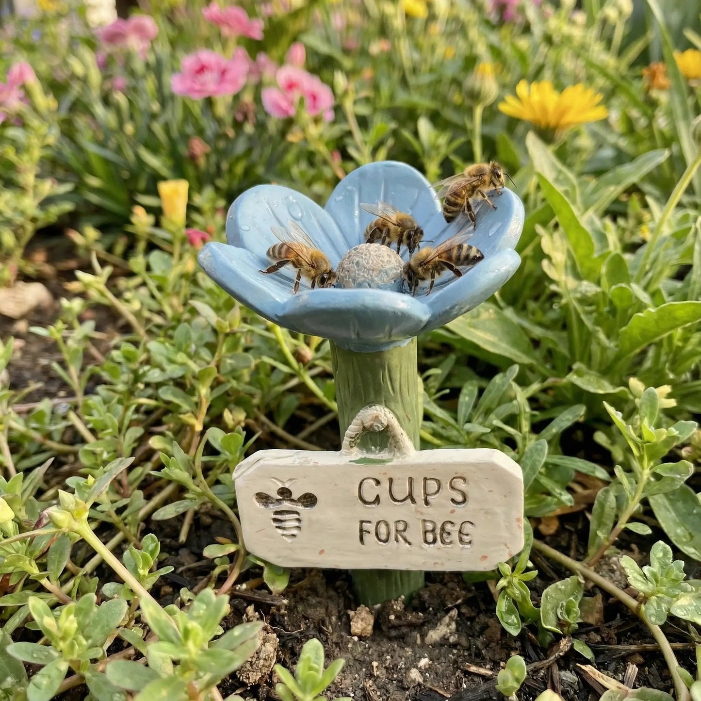 🐝Estación de agua para abejas con forma de flor💧