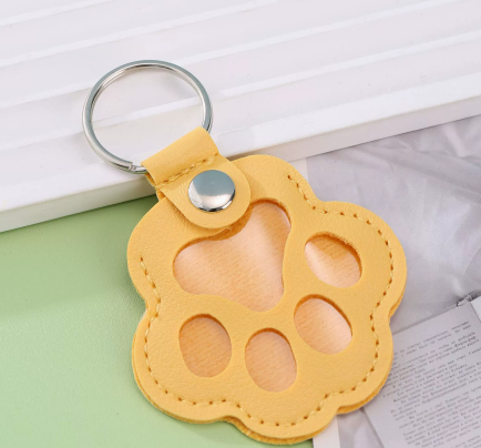 📢📢49% OFF !! ⏰🐾Pet Paw Shaped Leather Keychain