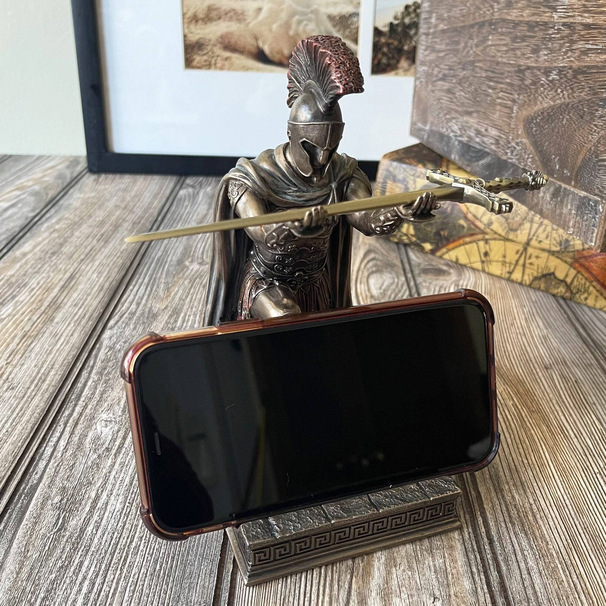 💯  🔥Greece commander statue desk decoration pen holder（15*10*6CM）