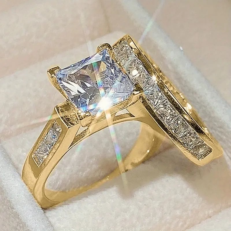 💍 Two-Piece Cubic Zirconia Sparkling Ring Set for Women - Valentine's Day, Anniversary, and Party Jewelry