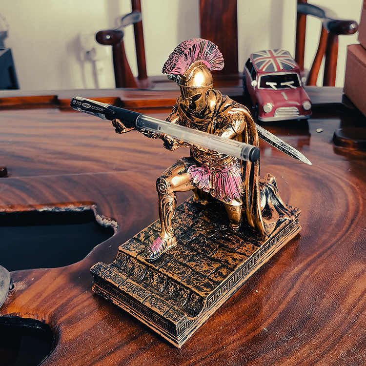 💯  🔥Greece commander statue desk decoration pen holder（15*10*6CM）