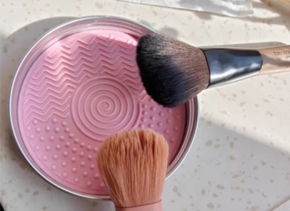 Makeup Brush Cleaner Solid With Silicone Cleaning Pad