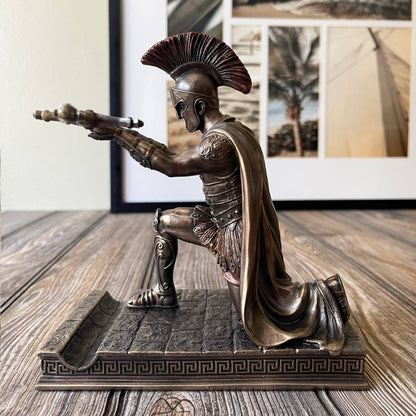 💯  🔥Greece commander statue desk decoration pen holder（15*10*6CM）