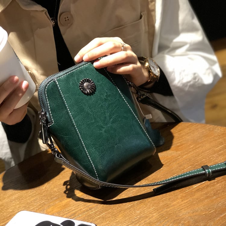 📢📢50% OFF !! 🔥 Women's soft leather mobile phone bag messenger bag