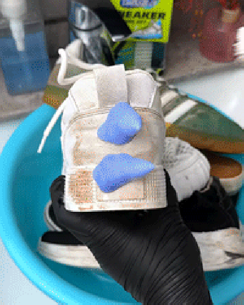 Shoe Care Kit: Shoe cleaning and care kit including dry cleaner, stain removal wipes, basketball shoe cleaner, and dedicated brushes