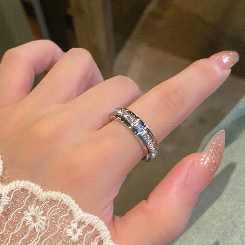 【📍Exquisite Collection📍】Titanium Steel Rotatable Spinner Ring with Zirconia💍