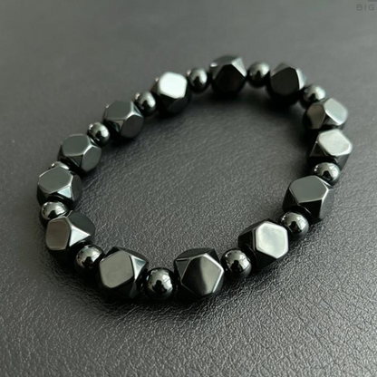 Vintage style bracelet with round synthetic stones