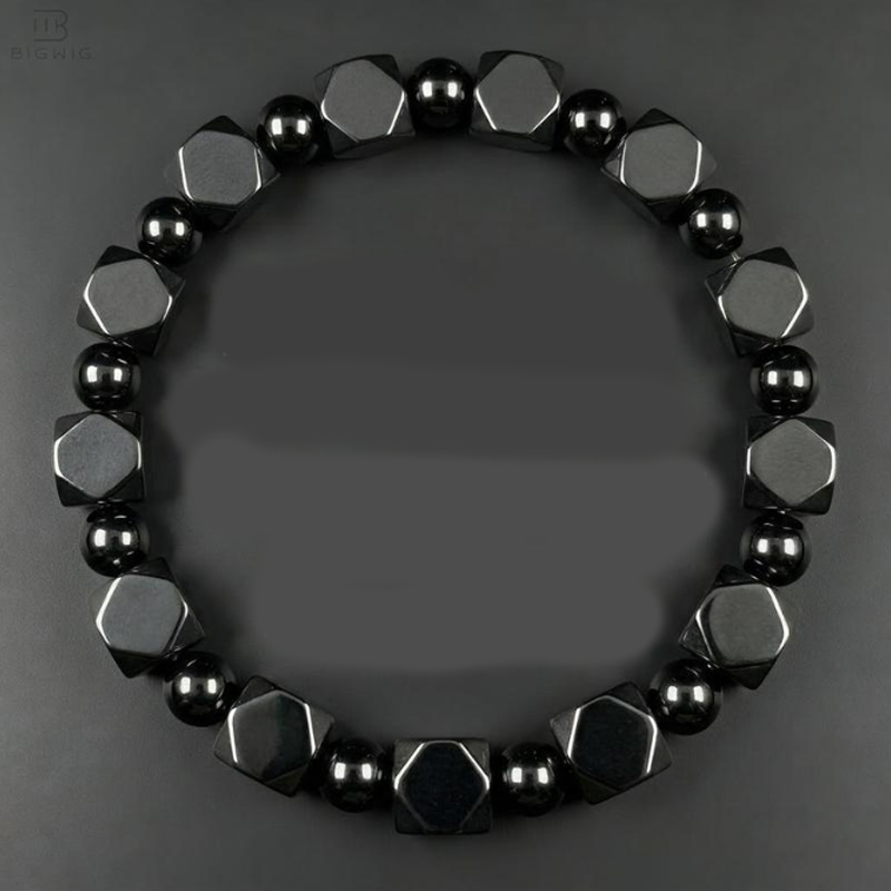 Vintage style bracelet with round synthetic stones